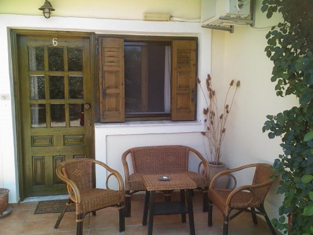 Rent Rooms Alexiou Límni الغرفة الصورة